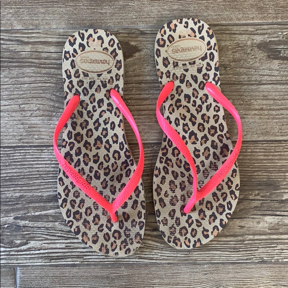 Havaianas hot pink flip flops